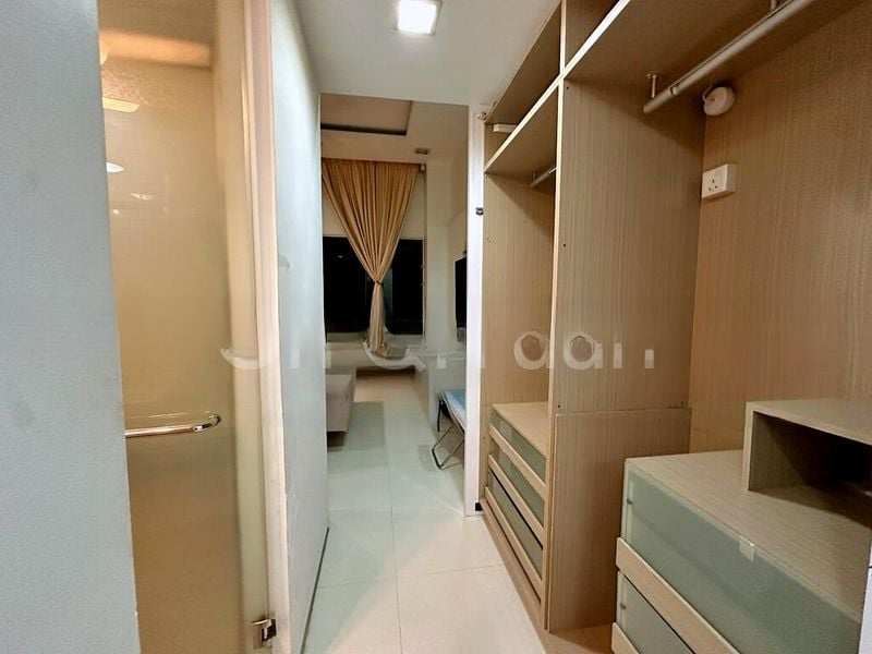 INTERNATIONAL PLAZA 2