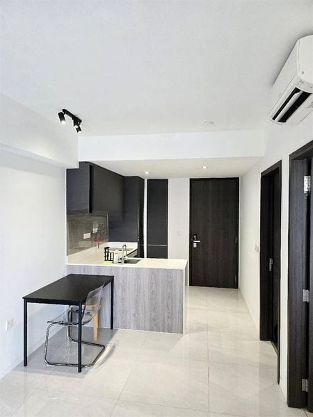 RIVERFRONT RESIDENCES 3