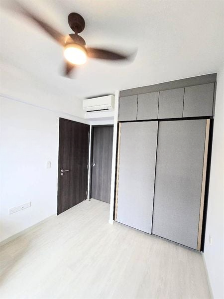 RIVERFRONT RESIDENCES 9