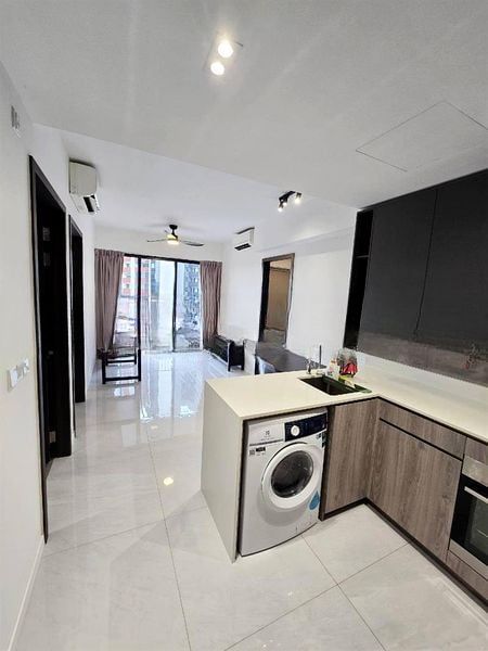 RIVERFRONT RESIDENCES 4