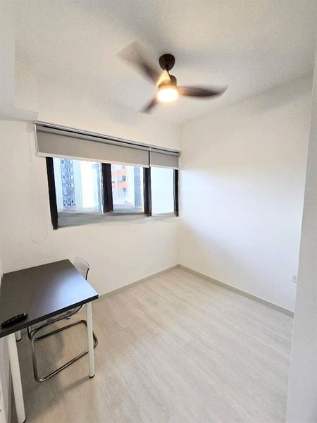 RIVERFRONT RESIDENCES 7