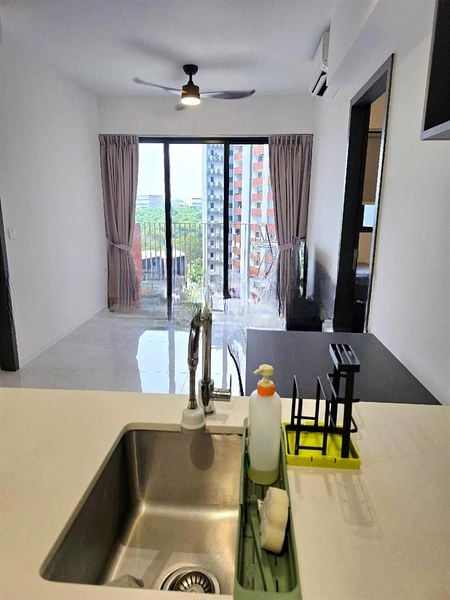 RIVERFRONT RESIDENCES 5