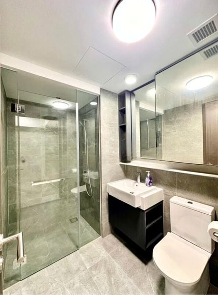 RIVERFRONT RESIDENCES 8