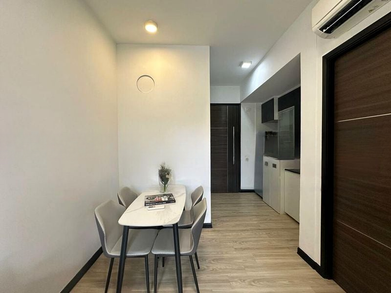 CRYSTAL HEIGHTS 9
