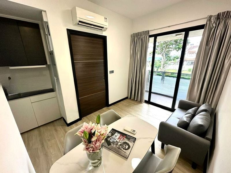 CRYSTAL HEIGHTS 12