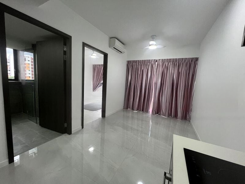 RIVERFRONT RESIDENCES 4