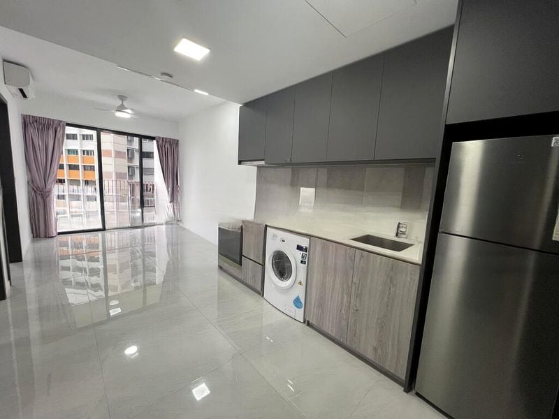 RIVERFRONT RESIDENCES 10