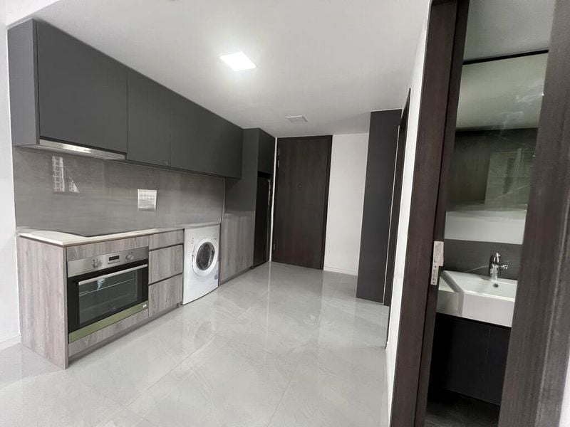 RIVERFRONT RESIDENCES 11