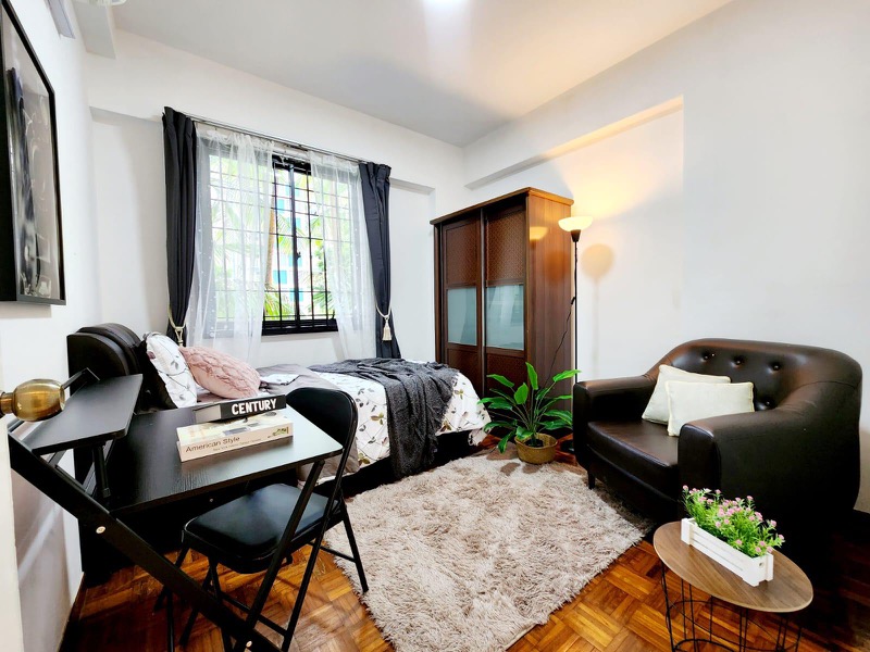 CENTRAL GREEN CONDOMINIUM 21