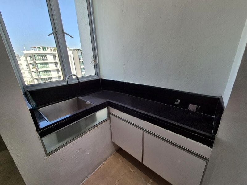 MACKENZIE REGENCY 1