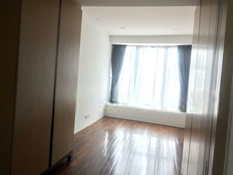 111 EMERALD HILL 5
