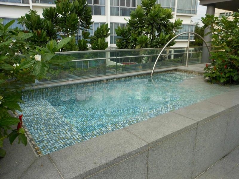 WATERFRONT KEY 12