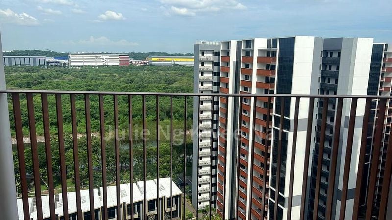 RIVERFRONT RESIDENCES 10