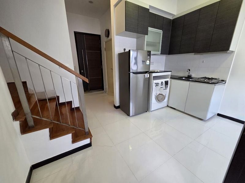 CRYSTAL HEIGHTS 6
