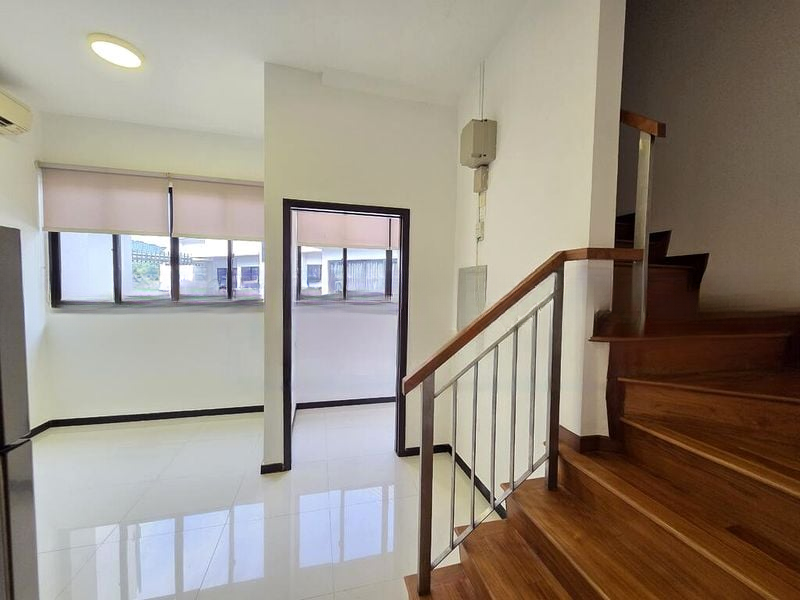CRYSTAL HEIGHTS 5