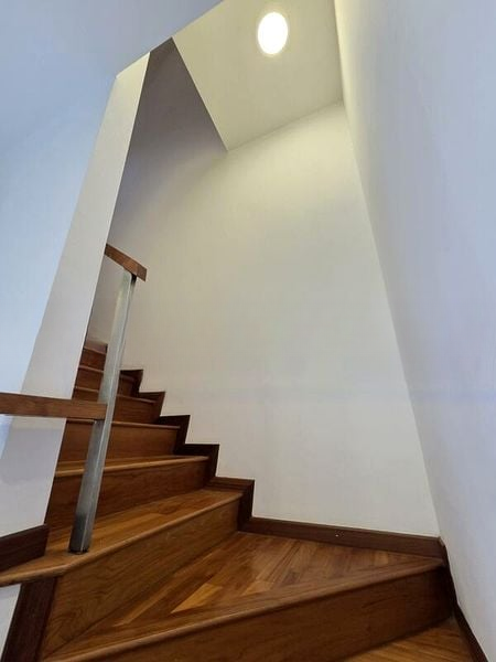 CRYSTAL HEIGHTS 7