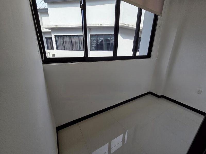 CRYSTAL HEIGHTS 14