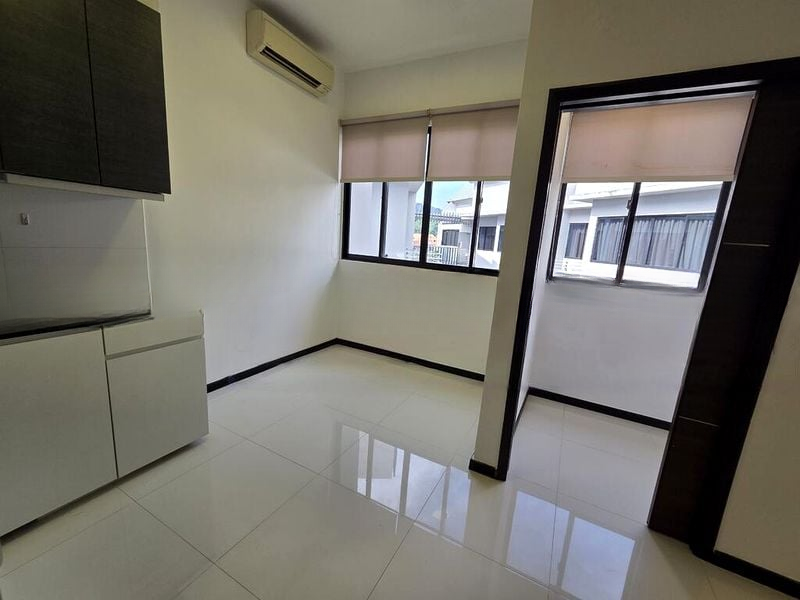 CRYSTAL HEIGHTS 13