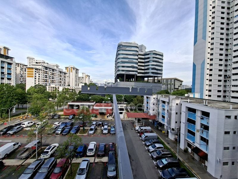 JURONG EAST ST 21 10