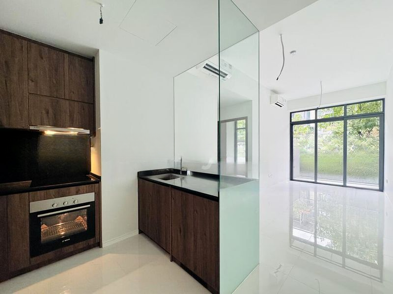 PHOENIX RESIDENCES 7