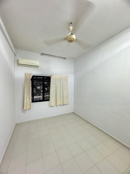 SEMBAWANG HILLS ESTATE 8