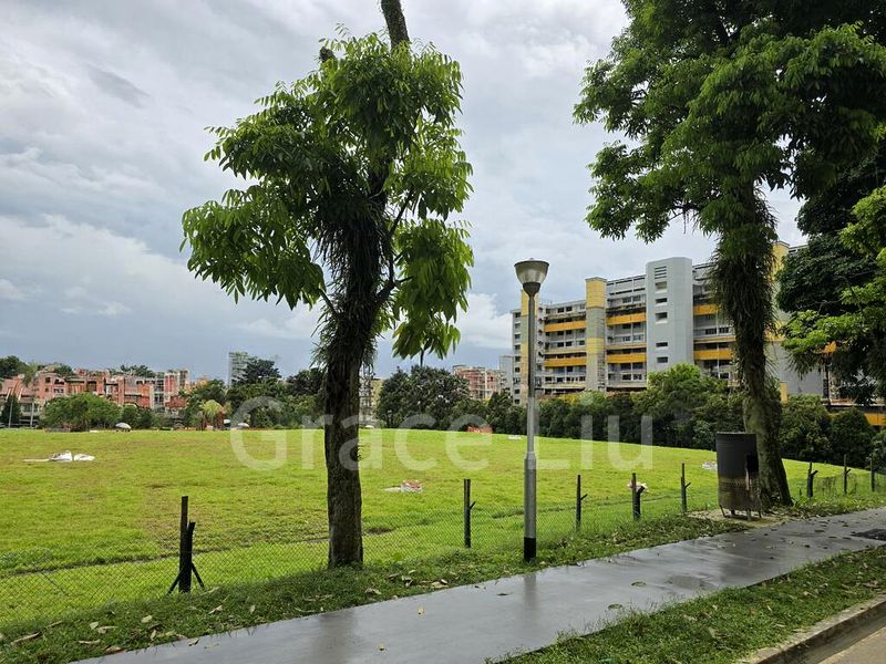 ANG MO KIO AVE 4 12