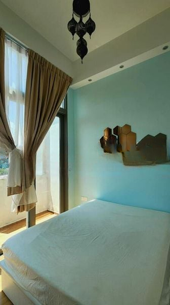 KINGSFORD . HILLVIEW PEAK 3