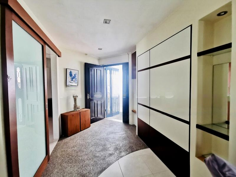 WELLINGTON CIRCLE 15