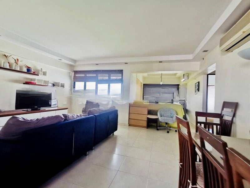 WELLINGTON CIRCLE 13