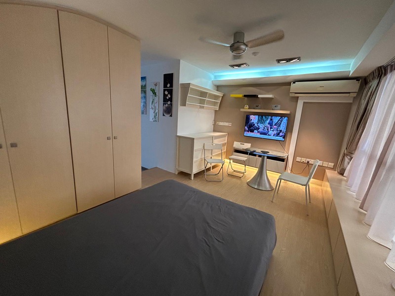 INTERNATIONAL PLAZA 2