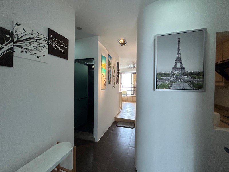 INTERNATIONAL PLAZA 11