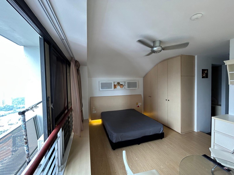 INTERNATIONAL PLAZA 21