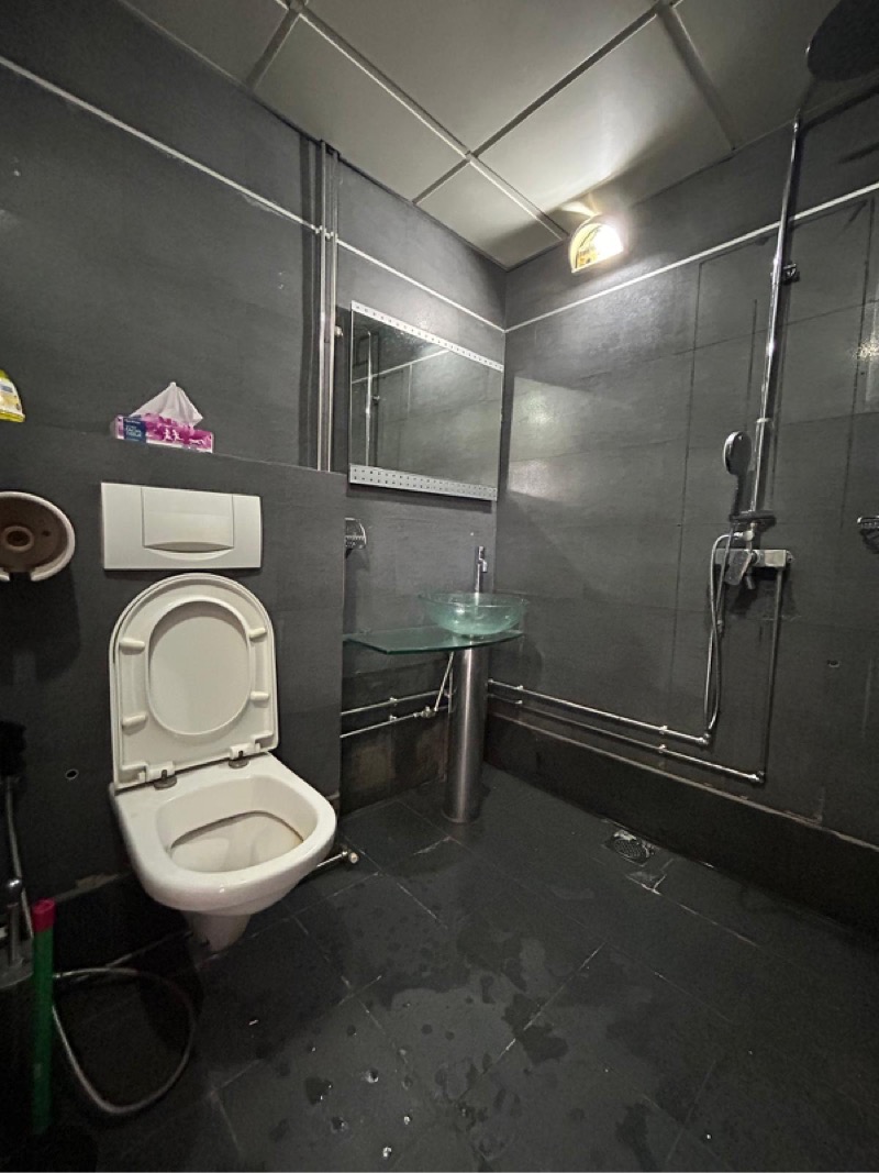 INTERNATIONAL PLAZA 24