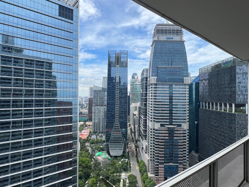 INTERNATIONAL PLAZA 33