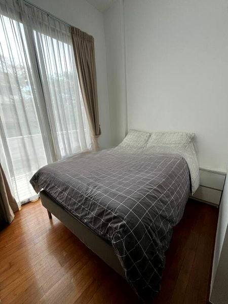 AURA 83 6
