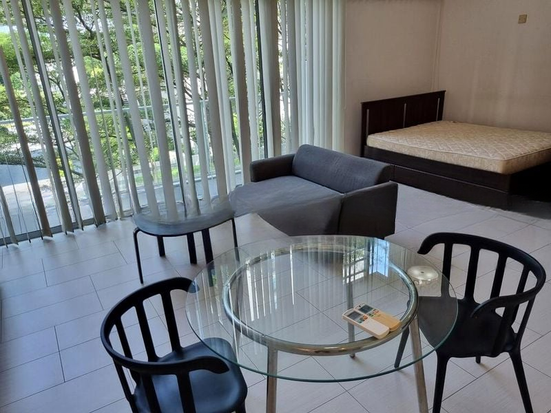 REGENCY SUITES 9