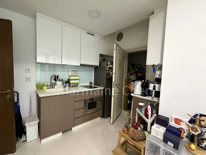 KENSINGTON SQUARE 11