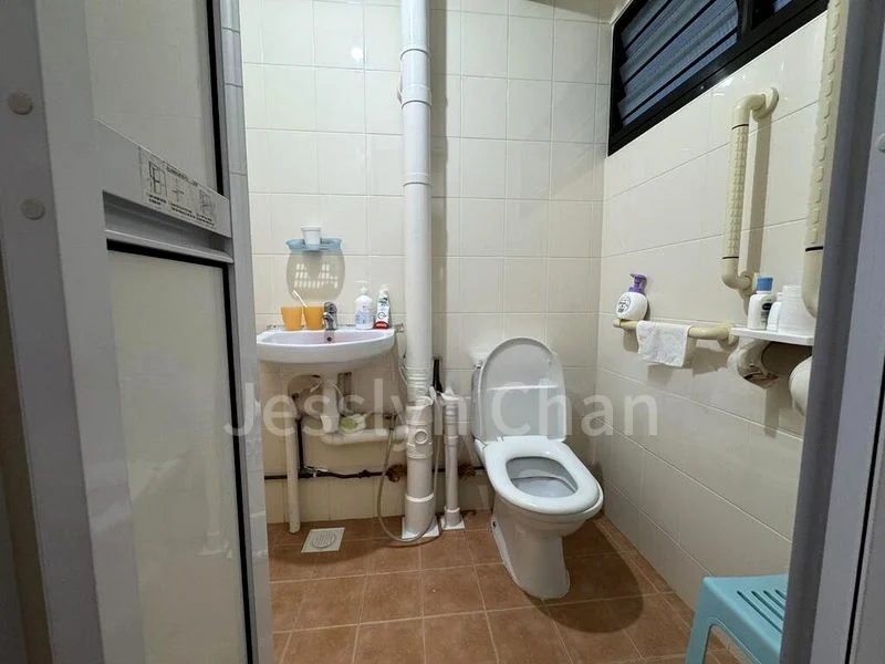 JURONG EAST ST 13 10