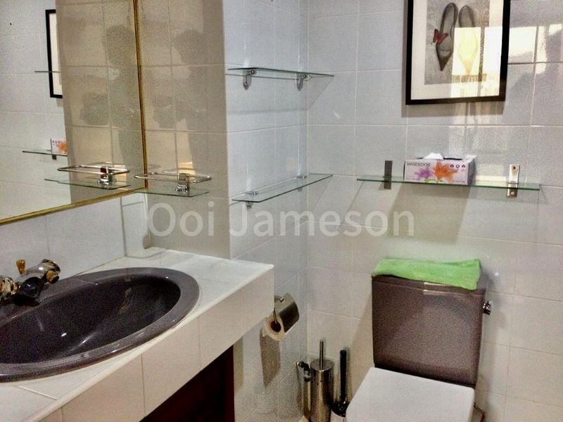 INTERNATIONAL PLAZA 2