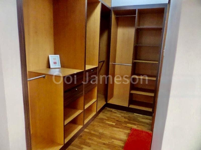 INTERNATIONAL PLAZA 12