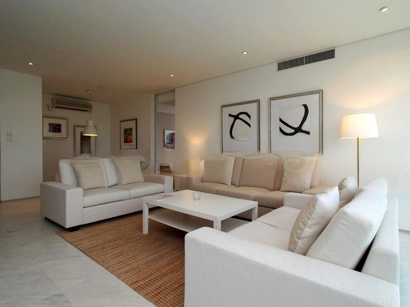 HIGH STREET CENTRE 3