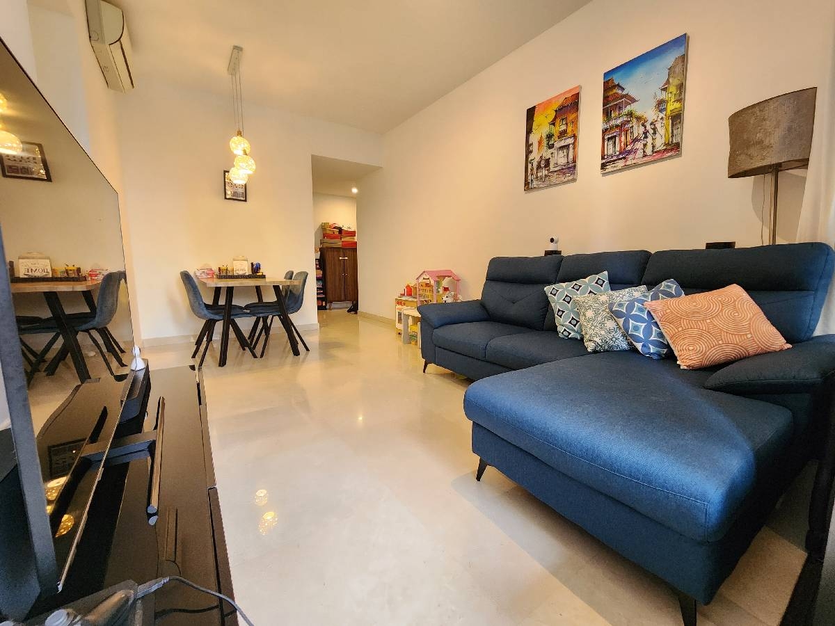 COMMONWEALTH TOWERS 19