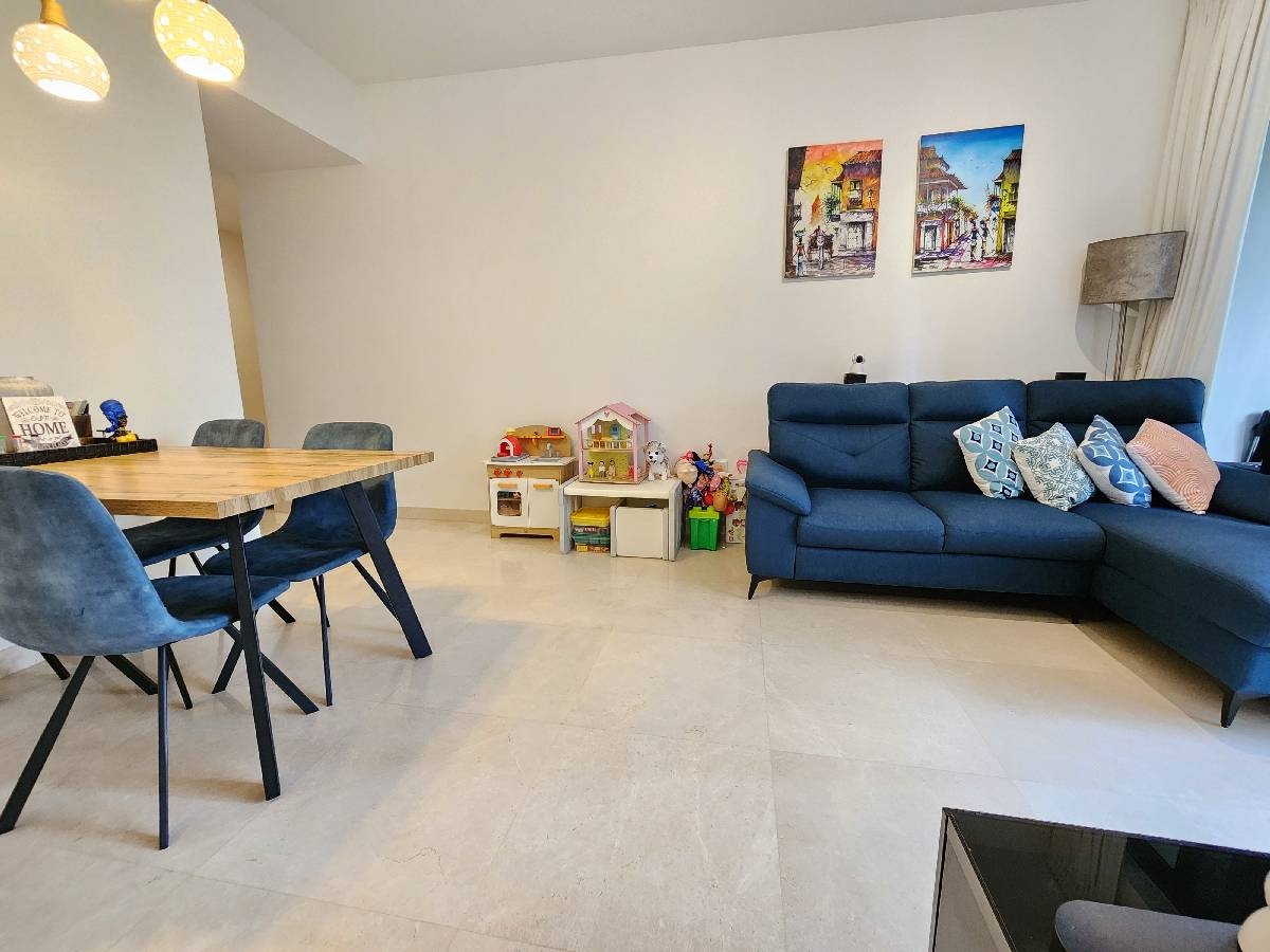 COMMONWEALTH TOWERS 20