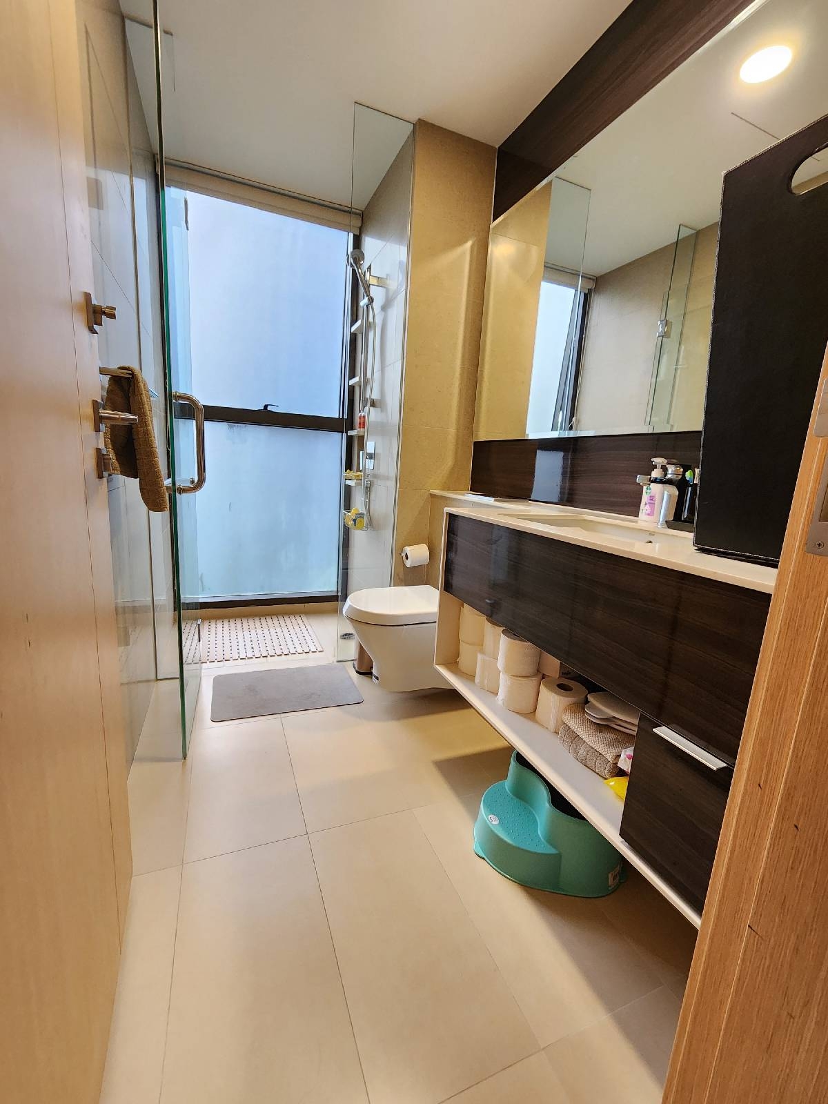 COMMONWEALTH TOWERS 28