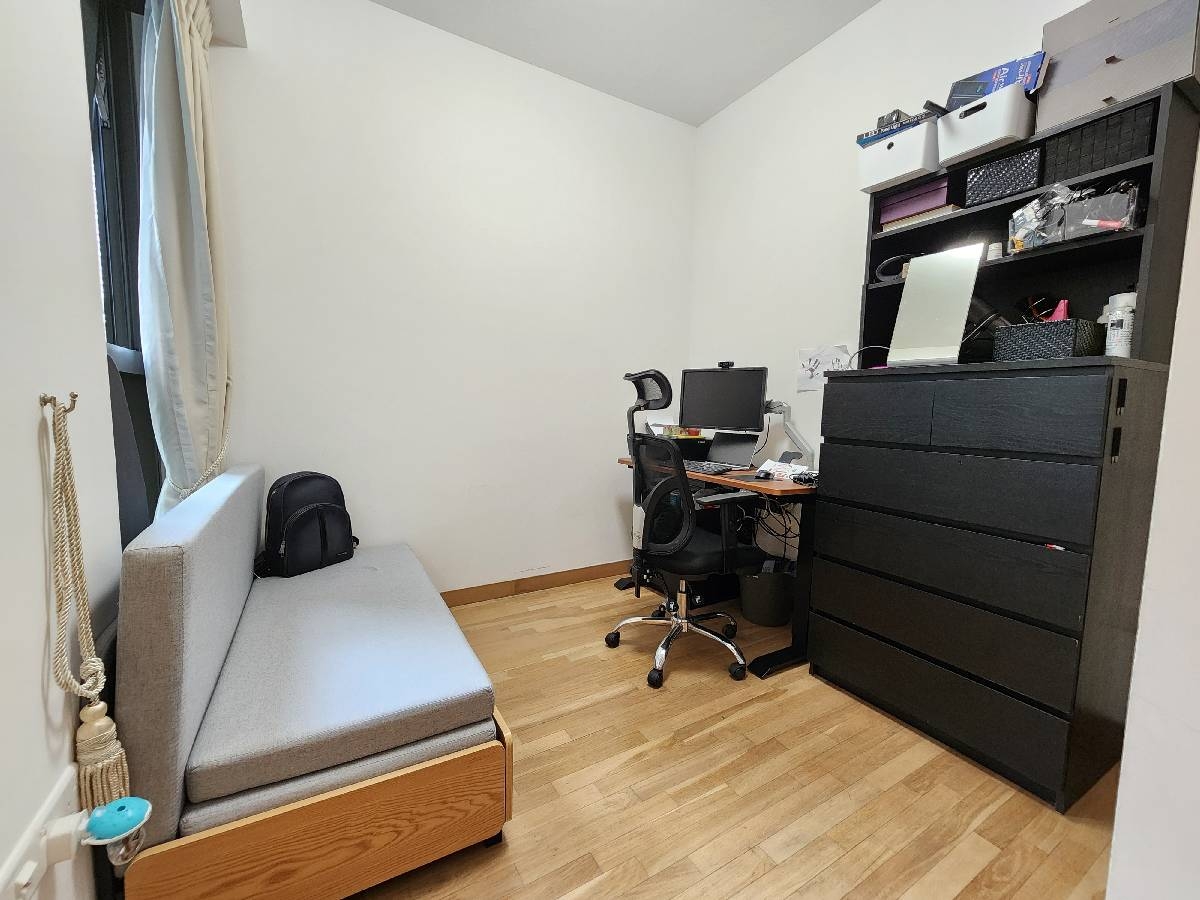 COMMONWEALTH TOWERS 9