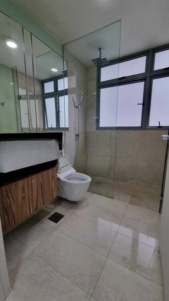 SUITES @ NEWTON 10