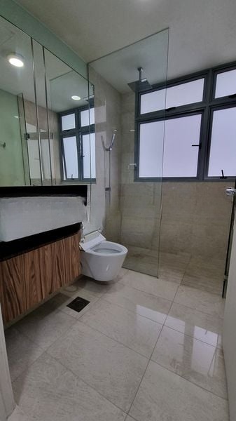 SUITES @ NEWTON 7