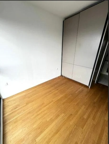 AVENUE SOUTH RESIDENCE 5