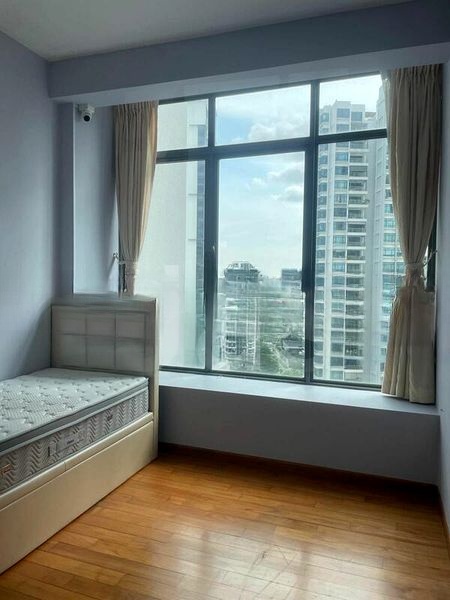 THE LINCOLN RESIDENCES 7