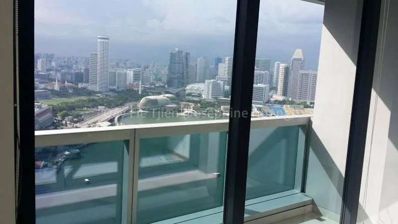 MARINA BAY RESIDENCES 4